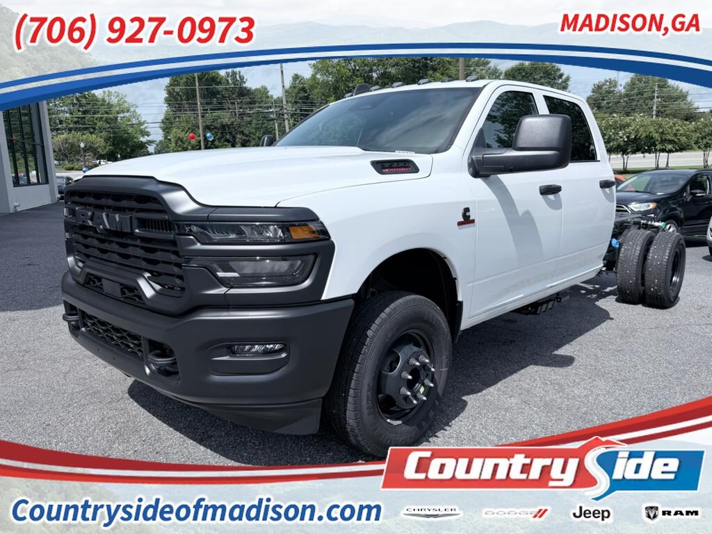 New 2026 Ram 3500 TRADESMAN CREW CAB CHASSIS 4X4 60' CA Pickup