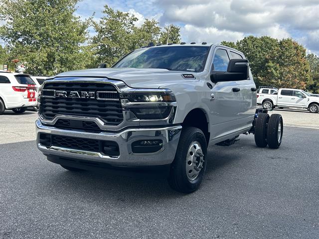 2026 Ram 3500 Tradesman photo 3