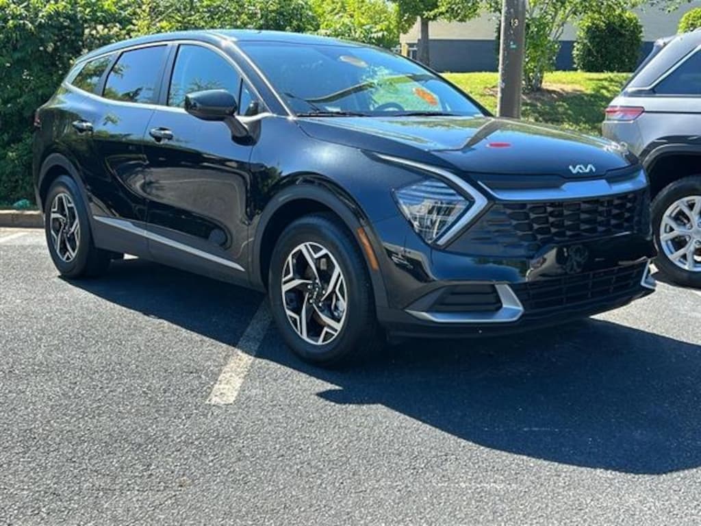 Used 2024 Kia Sportage LX SUV