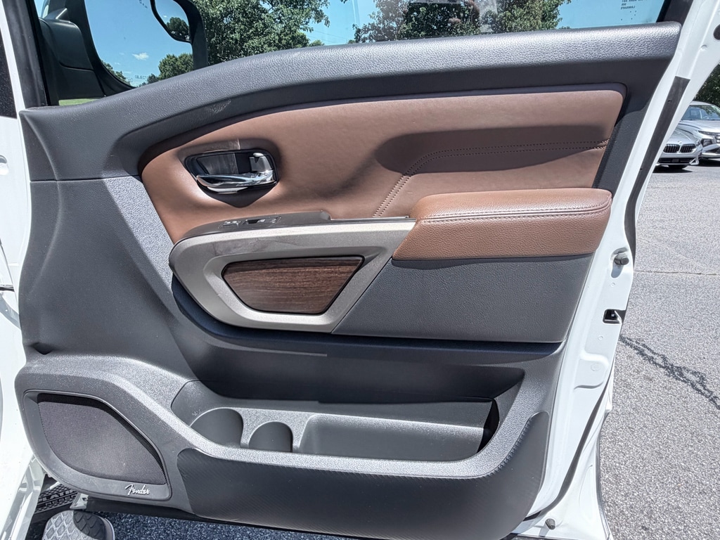 2023 Nissan Titan Platinum Reserve - Photo 30
