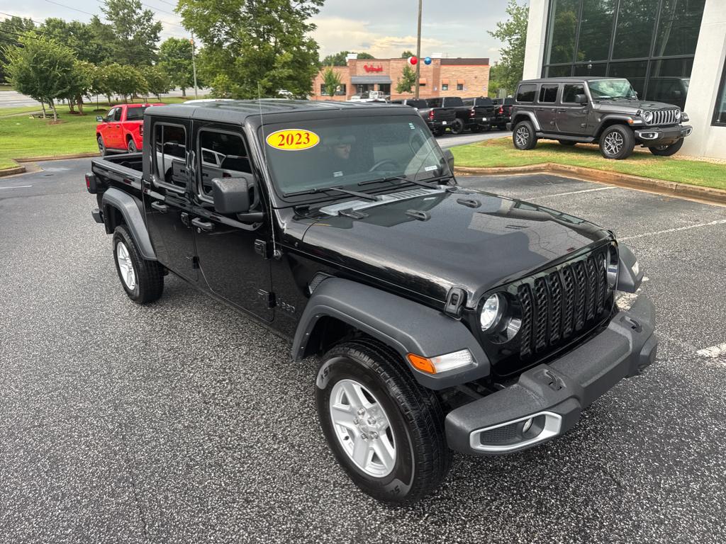 2023 Jeep Gladiator Sport S photo 3