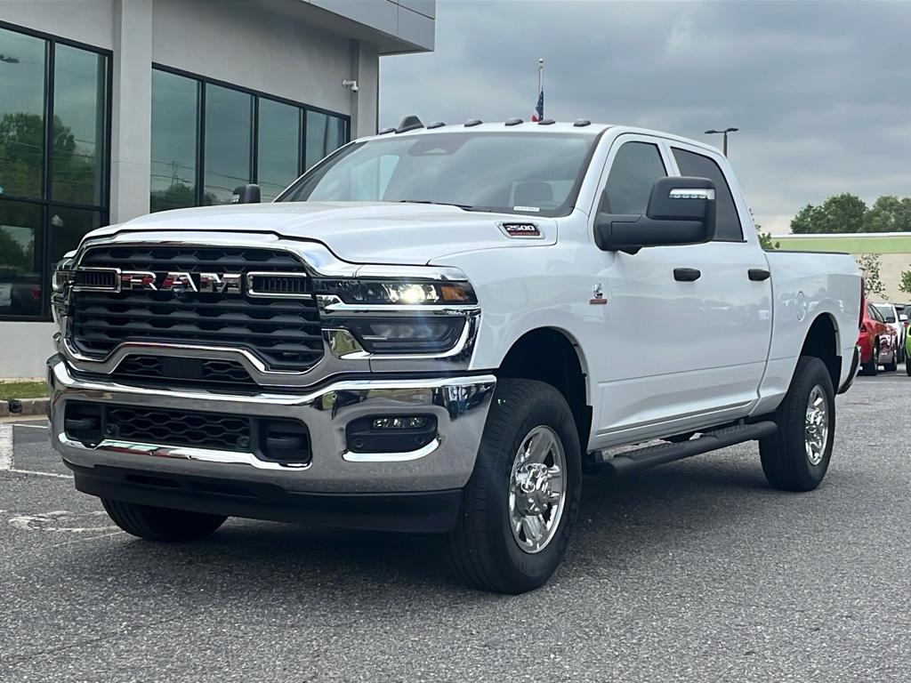 2025 Ram 2500 Tradesman photo 3