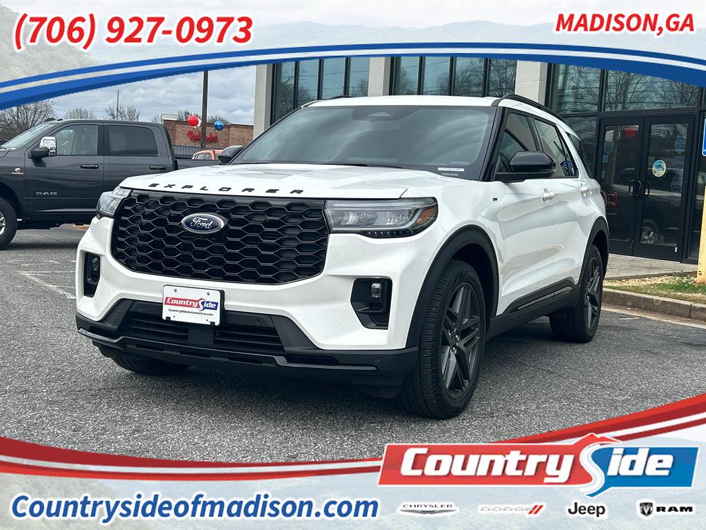 2025 Ford Explorer ST Line's photo