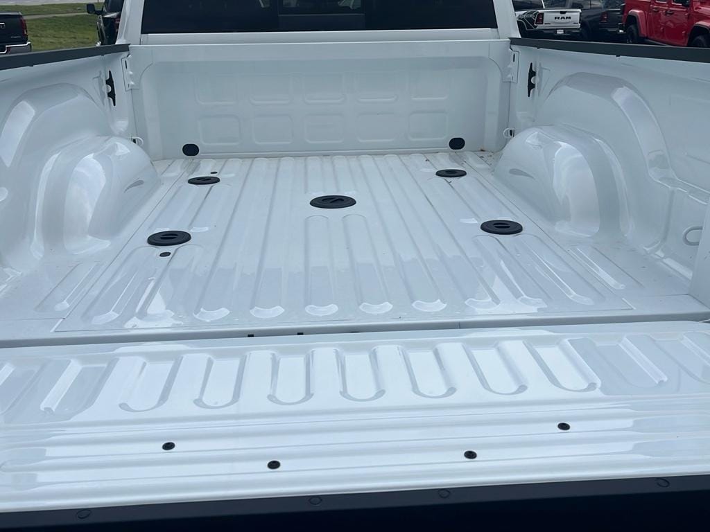 2025 RAM 2500 Tradesman - Photo 11