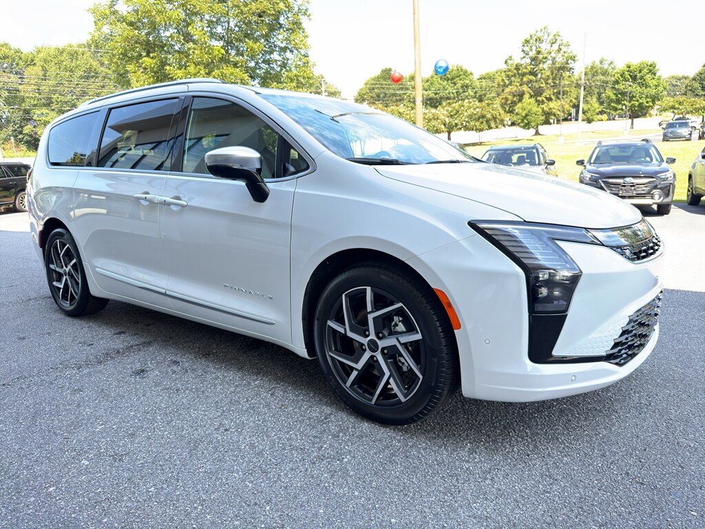 New 2027 Chrysler Pacifica PINNACLE Passenger Van