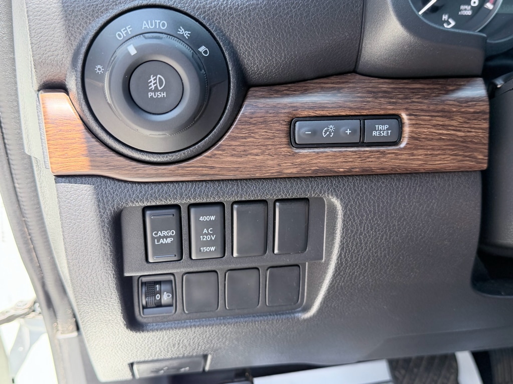 2023 Nissan Titan Platinum Reserve - Photo 12