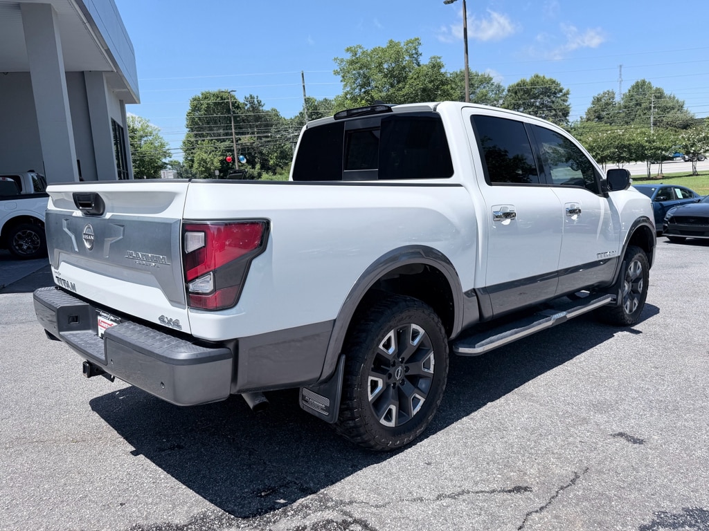 2023 Nissan Titan Platinum Reserve - Photo 6