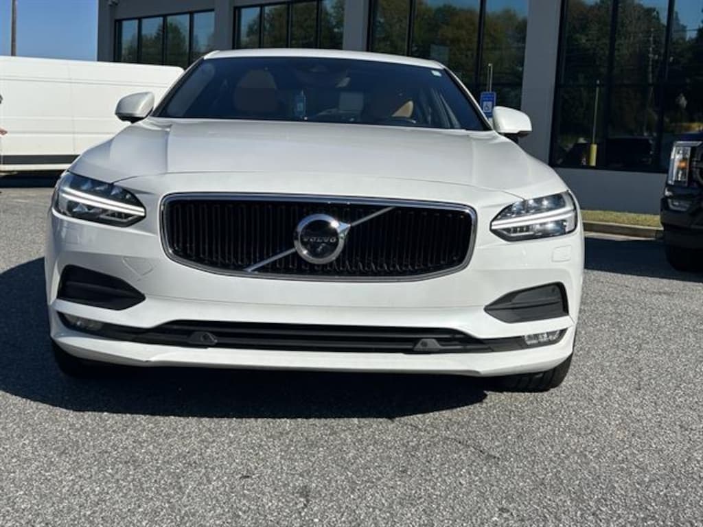 Used 2024 Volvo XC40 B5 Core Bright Theme