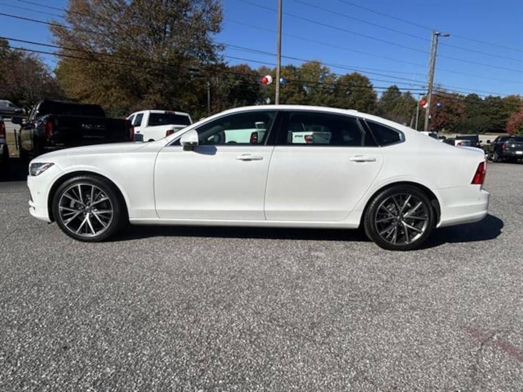 Used 2024 Volvo XC40 B5 Core Bright Theme