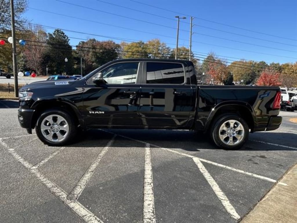 New 2026 Ram 1500 BIG HORN CREW CAB 4X4 5'7 BOX Pickup