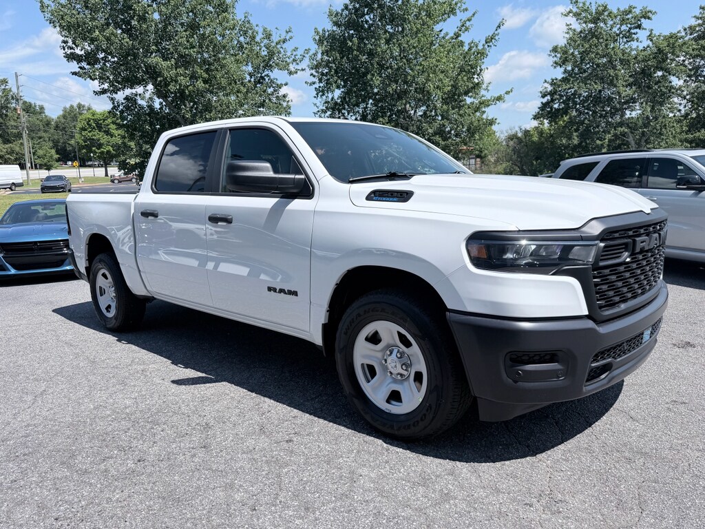 New 2026 Ram 1500 TRADESMAN CREW CAB 4X2 5'7 BOX Pickup