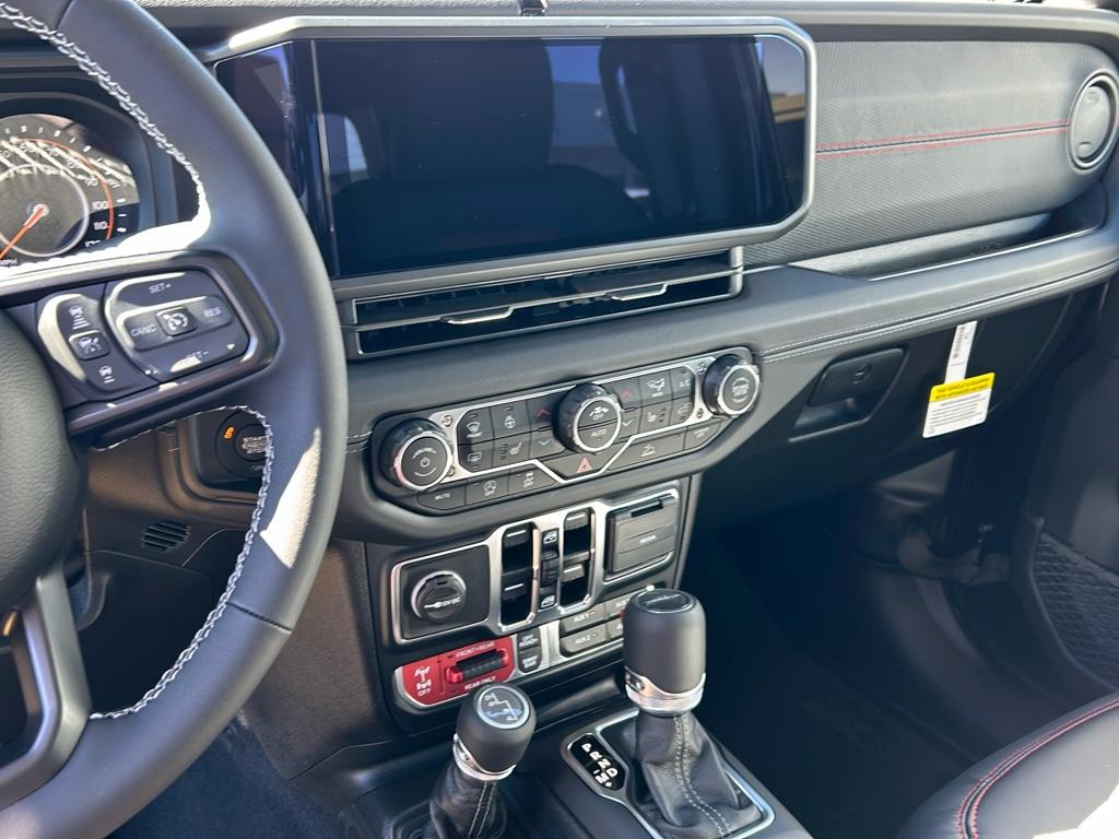 2025 Jeep Gladiator Rubicon - Photo 13