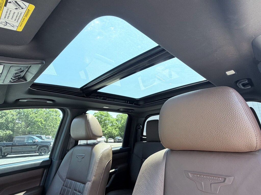 2023 Nissan Titan Platinum Reserve - Photo 10