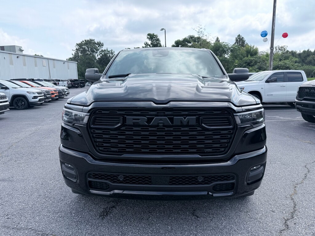 New 2026 Ram 1500 EXPRESS CREW CAB 4X4 5'7 BOX Pickup