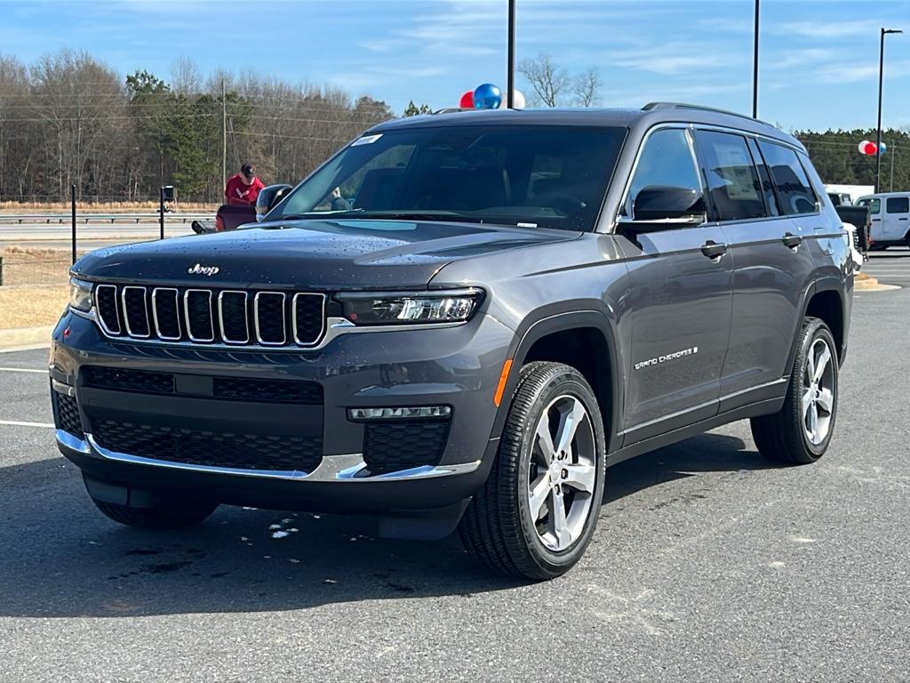 2025 Jeep Grand Cherokee L photo 3