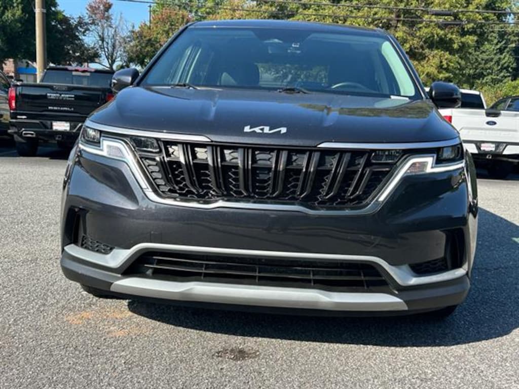 Used 2024 Kia Carnival LX