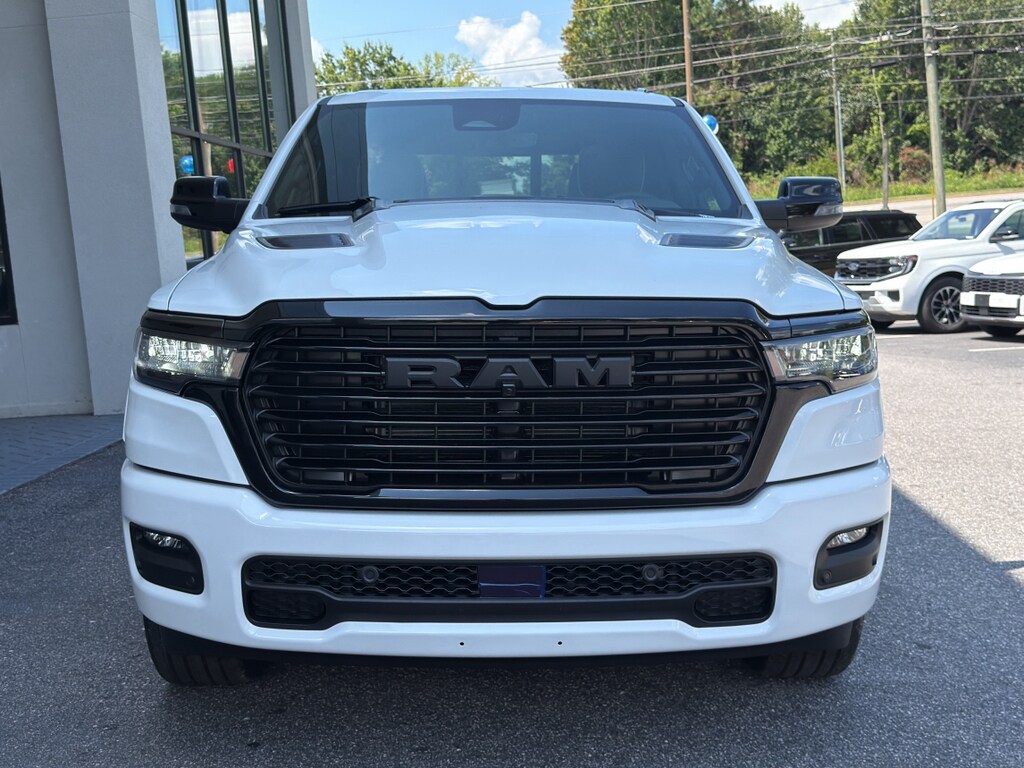 New 2026 Ram 1500 LARAMIE CREW CAB 4X4 5'7 BOX Pickup