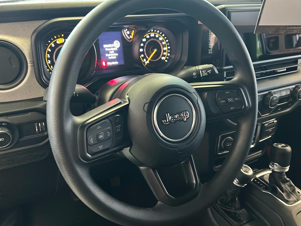 2025 Jeep Wrangler Sport photo 3
