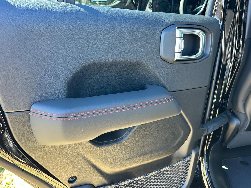 2025 Jeep Gladiator Rubicon - Photo 21