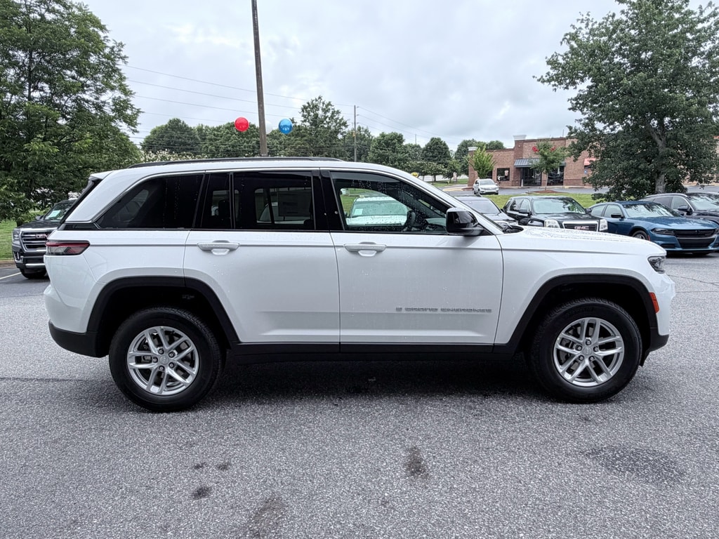 New 2026 Jeep Grand Cherokee LAREDO 4X2 Sport Utility