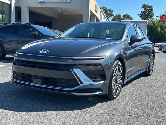 2024 Hyundai Sonata Hybrid SEL photo 3