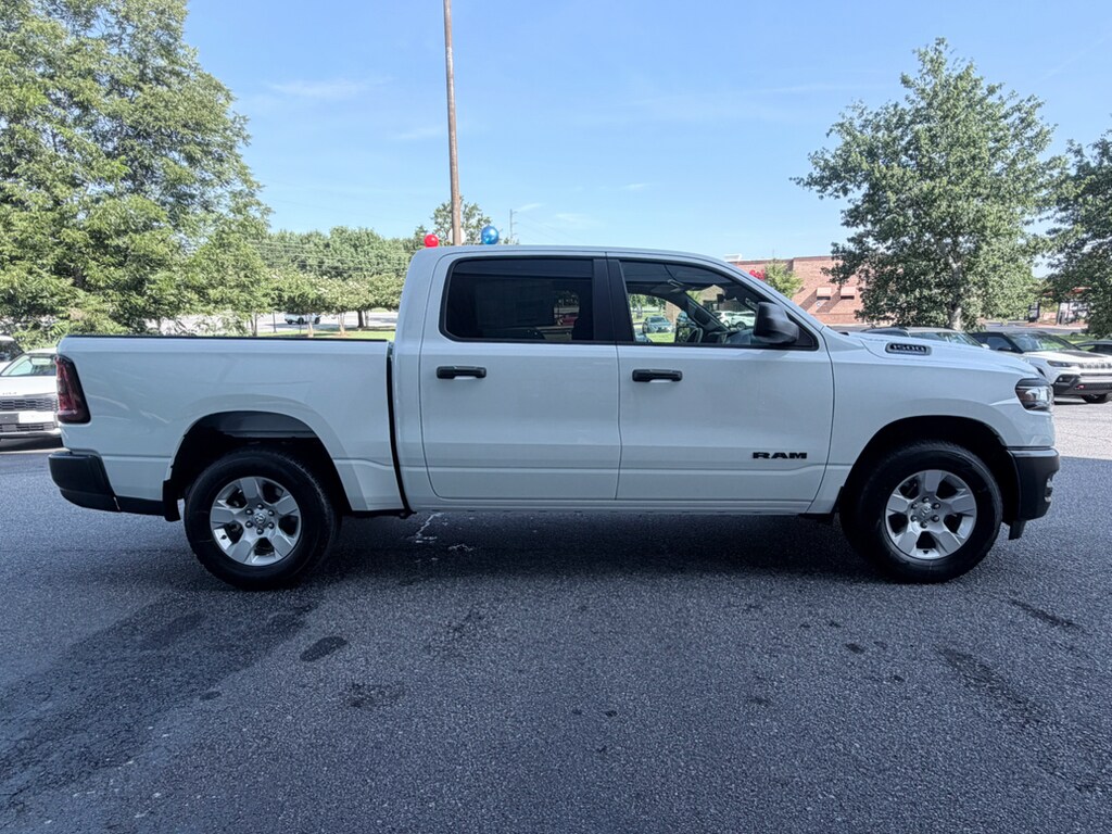 New 2026 Ram 1500 TRADESMAN CREW CAB 4X2 5'7 BOX Pickup