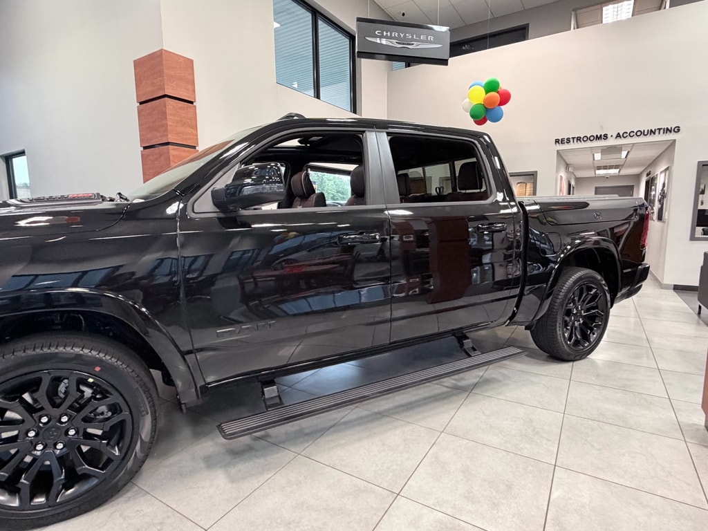 New 2026 Ram 1500 LIMITED CREW CAB 4X4 5'7 BOX Pickup