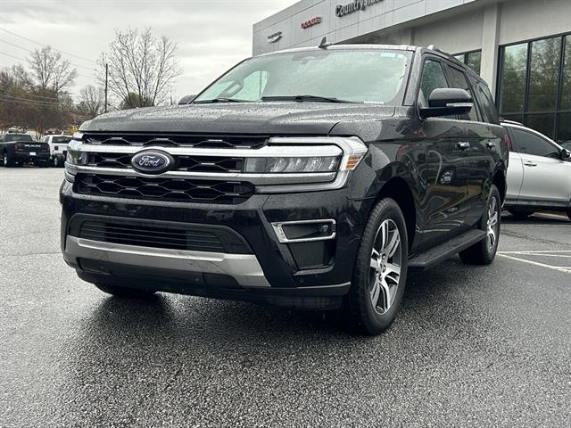 2024 Ford Expedition Limited's photo