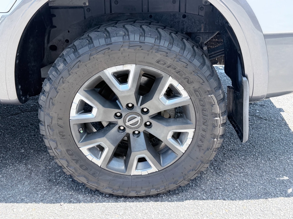 2023 Nissan Titan Platinum Reserve - Photo 36