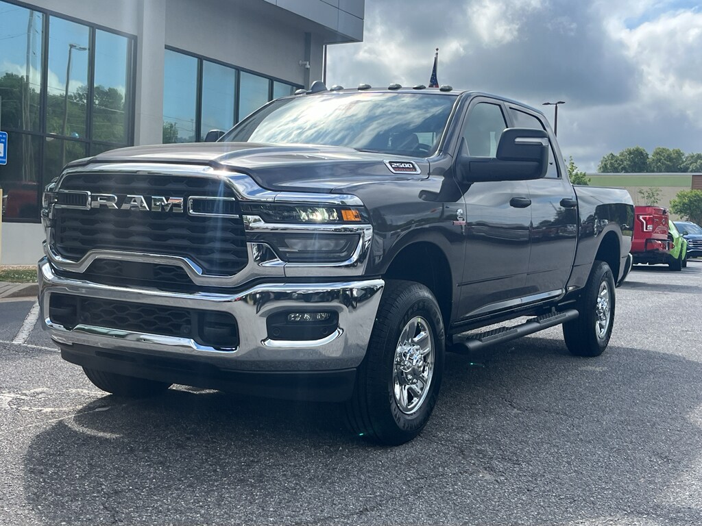 2025 Ram 2500 Tradesman photo 4