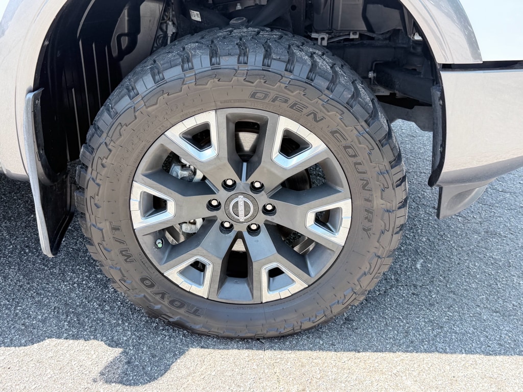 2023 Nissan Titan Platinum Reserve - Photo 38