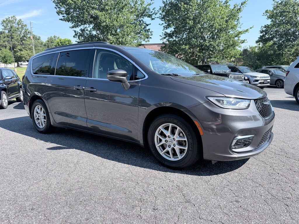 Used 2022 Chrysler Pacifica Touring L Passenger Van