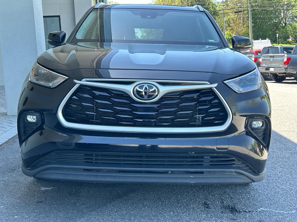 Used 2022 Toyota Highlander XLE with VIN 5TDGZRBH0NS181424 for sale in Jackson, GA