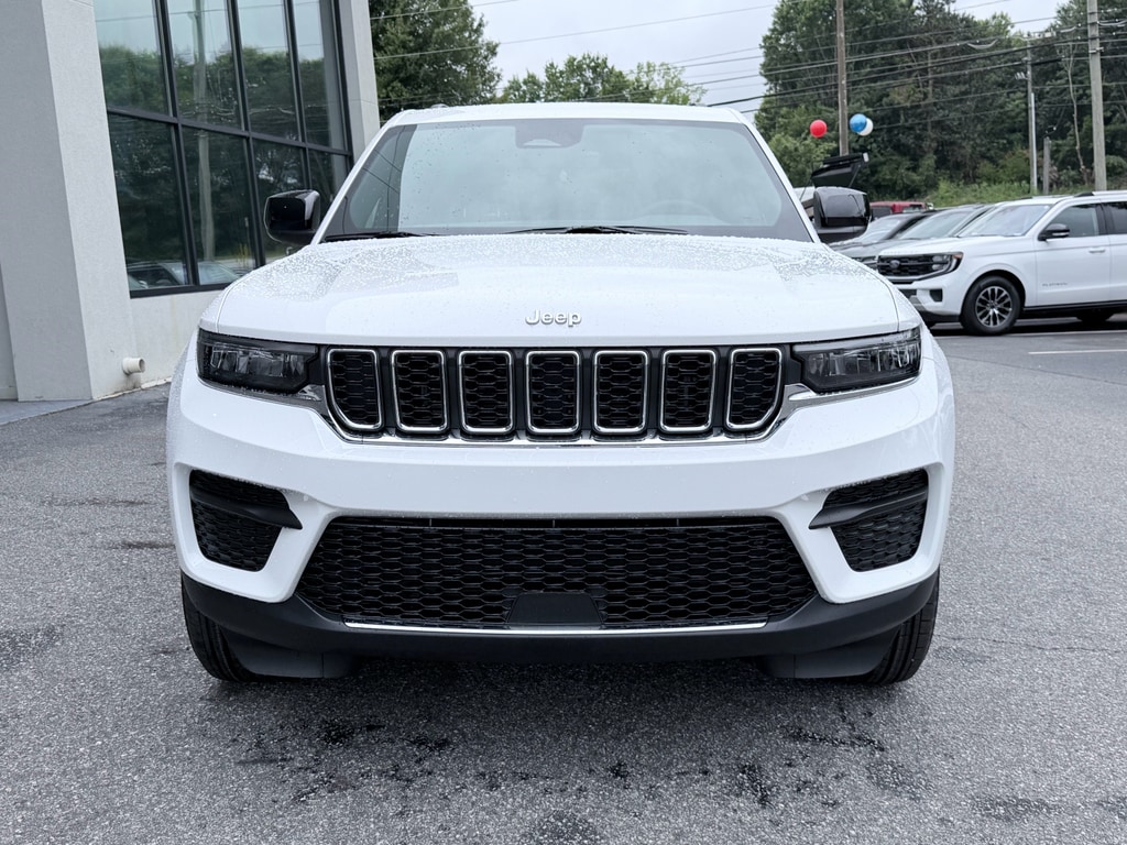 New 2026 Jeep Grand Cherokee LAREDO 4X2 Sport Utility