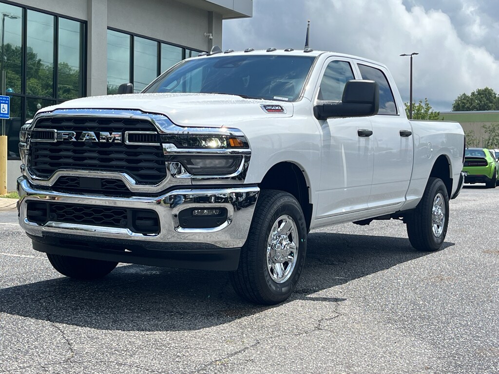 2025 Ram 2500 Tradesman photo 3