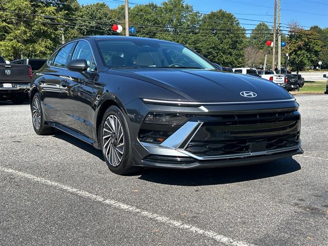 2024 Hyundai Sonata Hybrid SEL photo 4