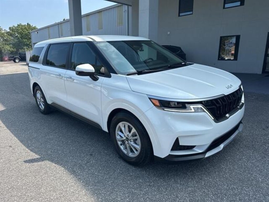 Used 2024 Kia Carnival LX