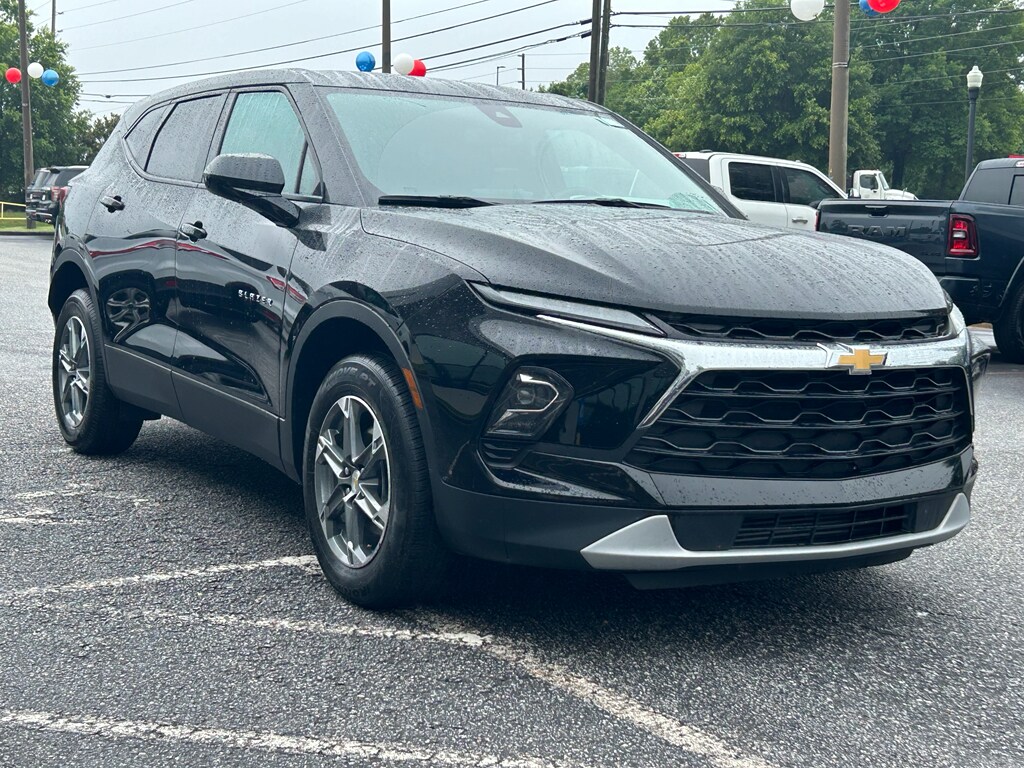 2023 Chevrolet Blazer 2LT photo 3