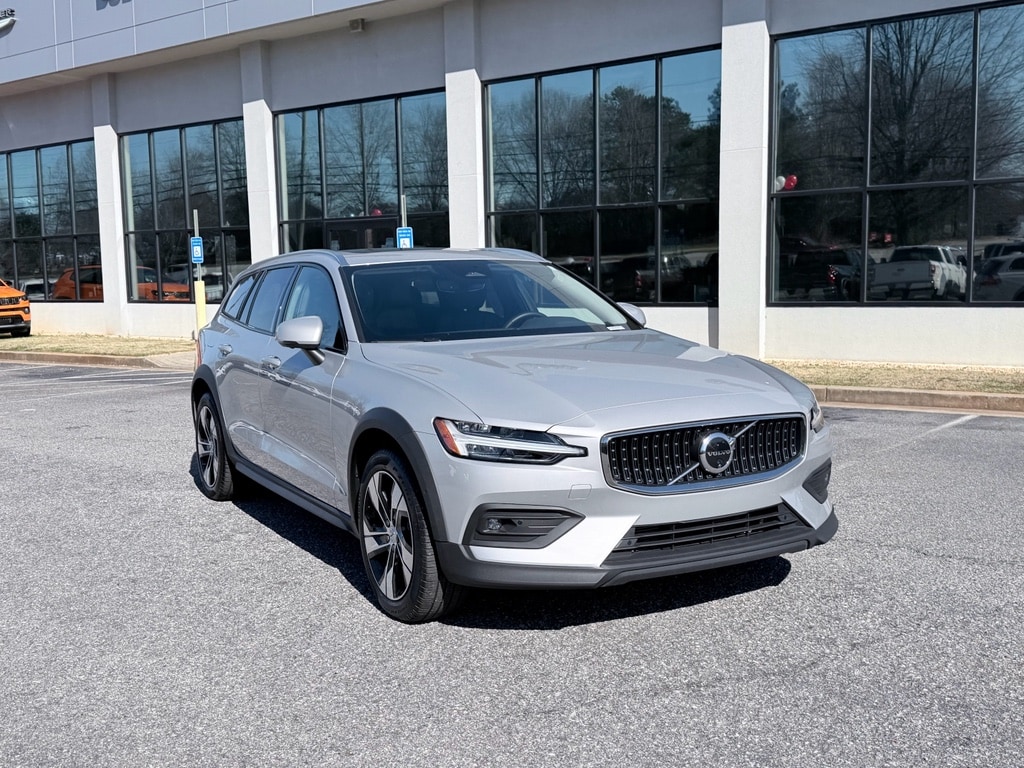 Used 2025 Volvo V60 Cross Country Plus Wagon