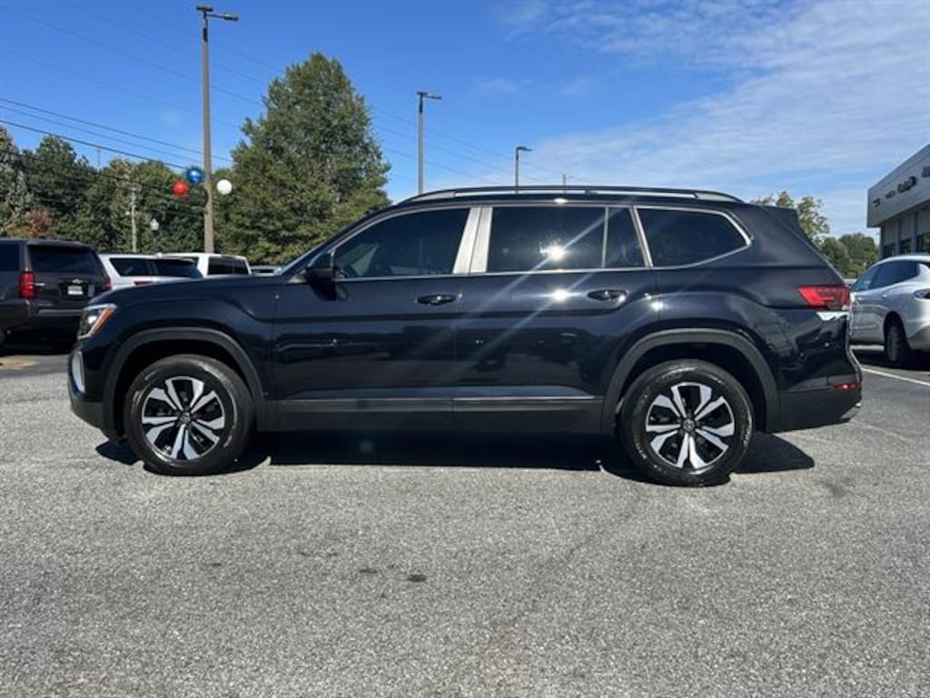 Used 2024 Volkswagen Atlas SE