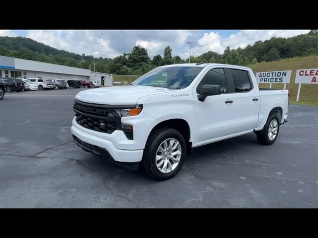 New 2025 Chevrolet Silverado 1500 Custom Truck