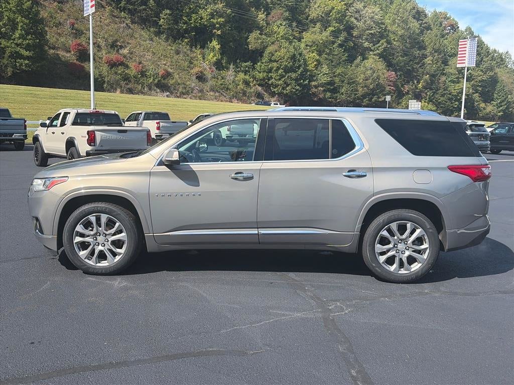 Used 2019 Chevrolet Traverse Premier with VIN 1GNEVKKW1KJ121256 for sale in Franklin, NC