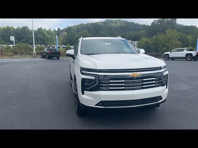 2025 Chevrolet Tahoe Premier photo 3