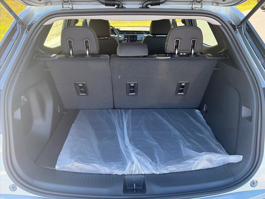 2027 Chevrolet Bolt LT - Photo 31