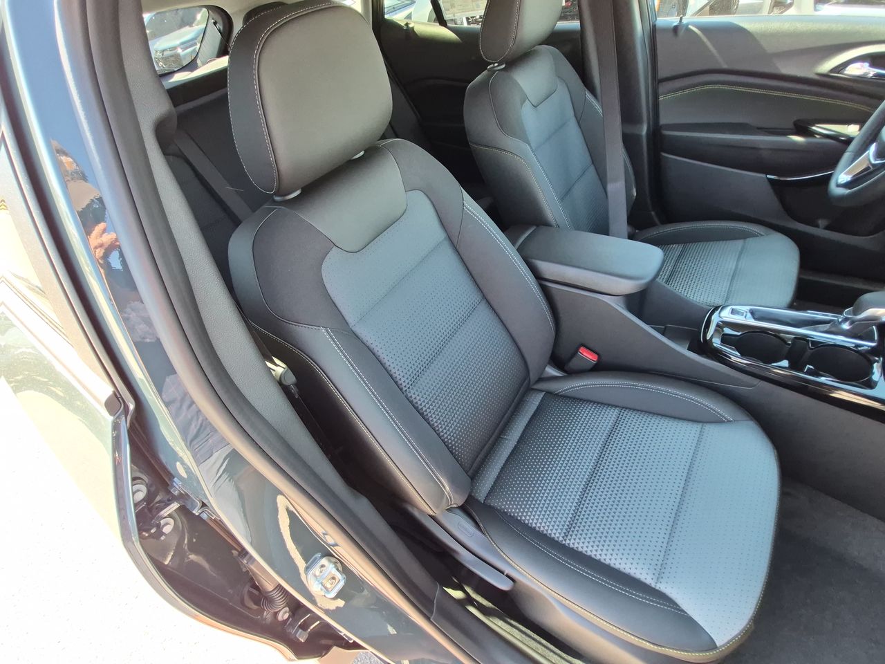 2026 Chevrolet Trax LT - Photo 28