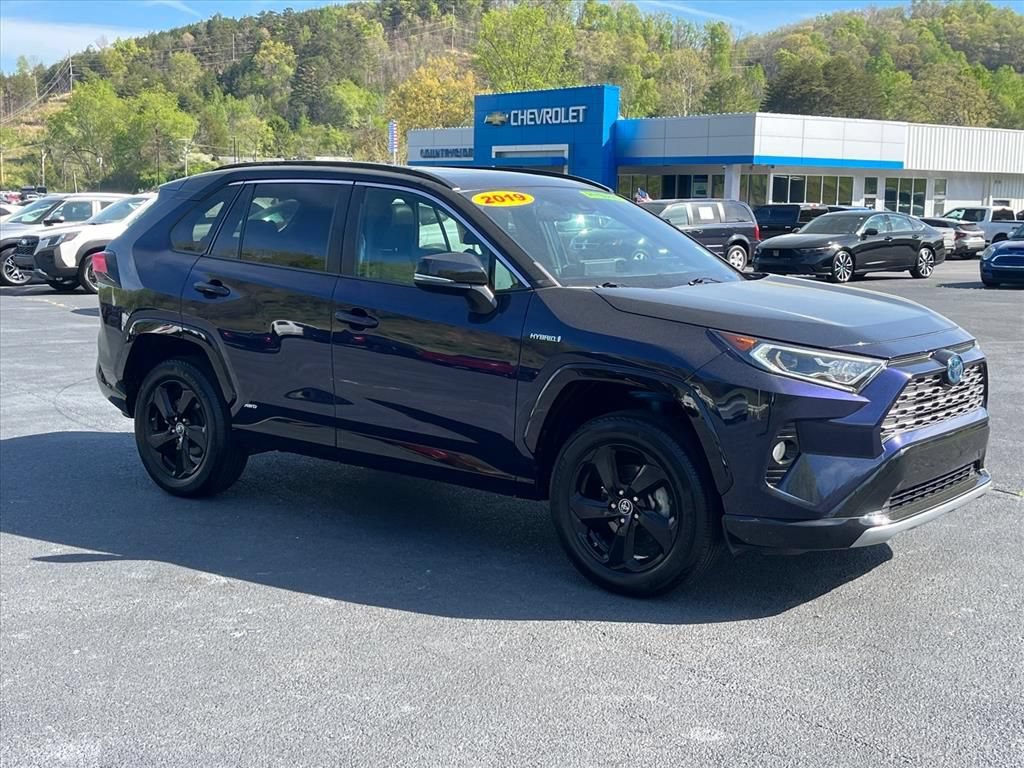 2019 Toyota RAV4 XSE - Photo 6