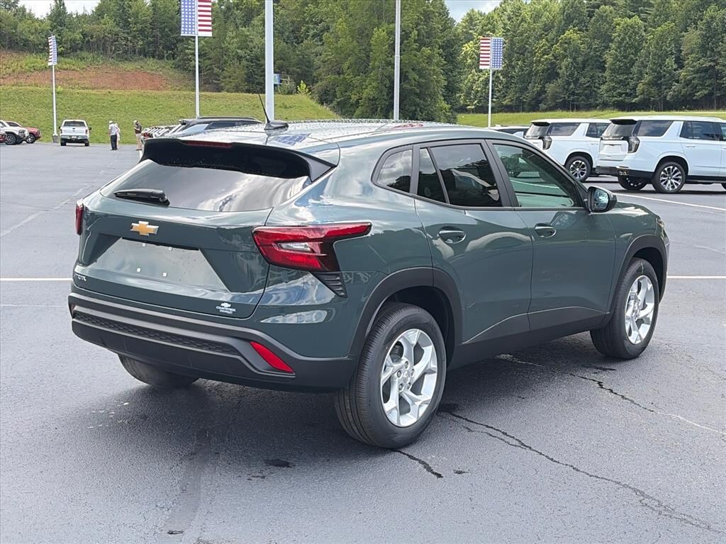 New 2026 Chevrolet Trax LS SUV
