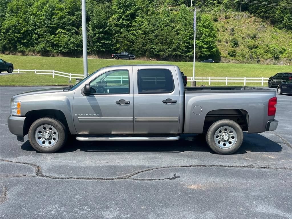 Used 2009 Chevrolet Silverado 1500 1LT with VIN 3GCEC23C19G105315 for sale in Franklin, NC