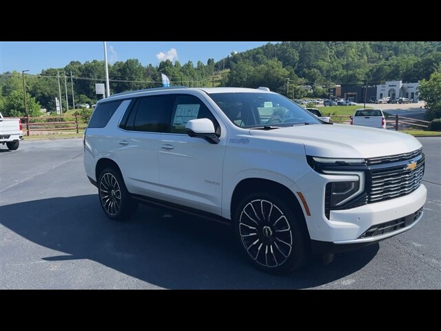 2025 Chevrolet Tahoe High Country photo 2