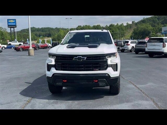 2024 Chevrolet Silverado 1500 LT Trail Boss photo 3